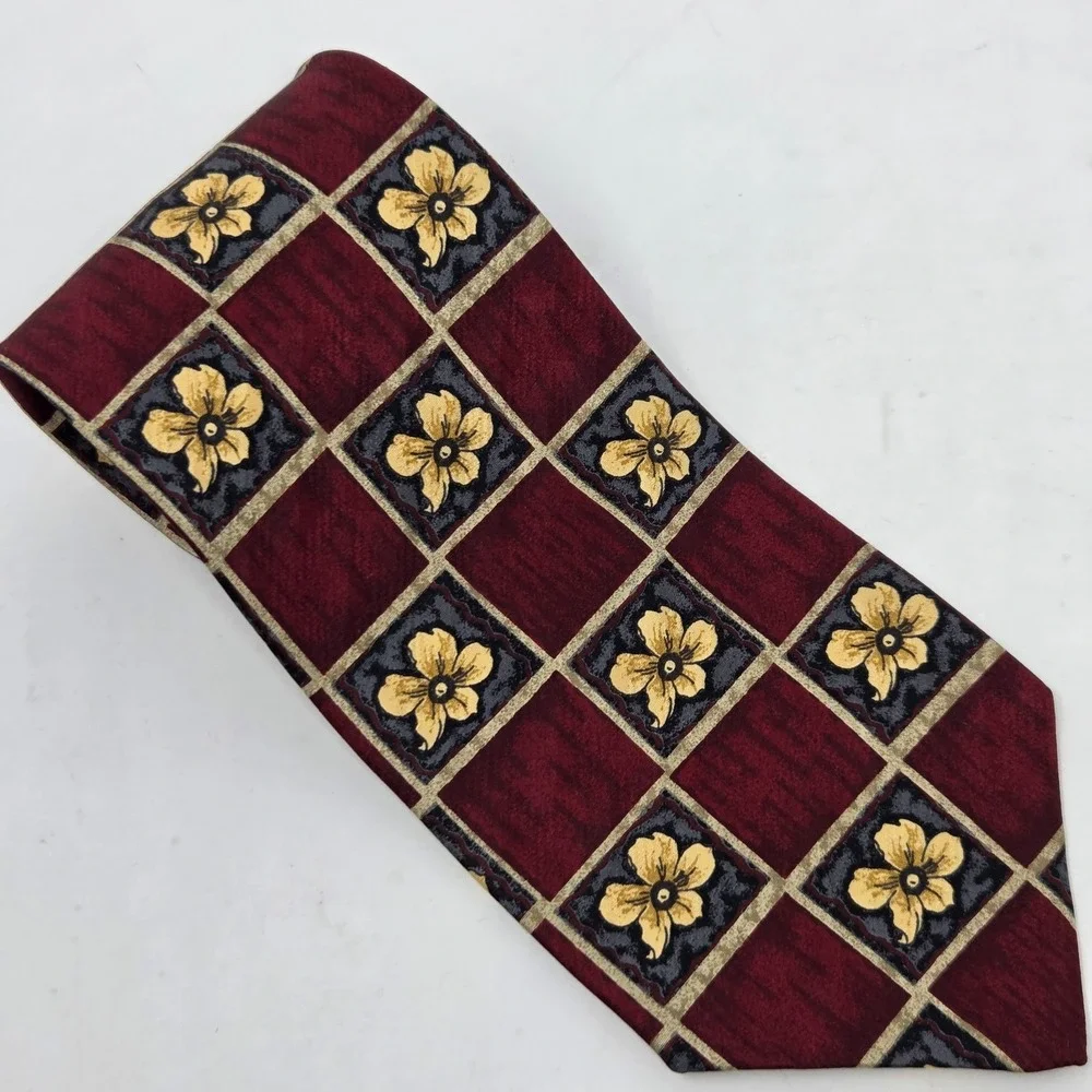 VINTAGE Robert‎ Talbott Studio Silk Neck Tie Red Floral Handmade in USA